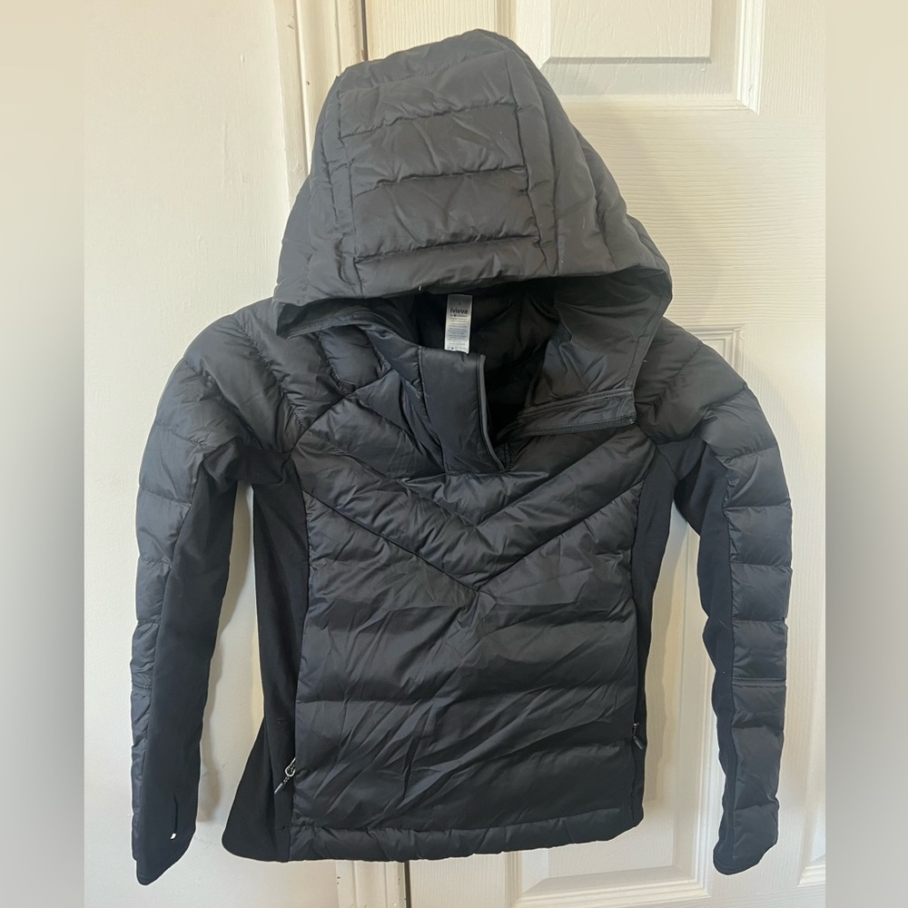Ivivva by Lululemon kids size 8 Youth pullover jacket
